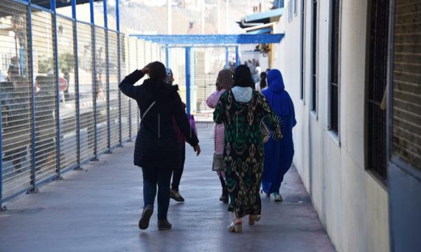 ابتداء من الغد.. السماح للعمال المغاربة بدخول سبتة ومليلية المحتلتين لكن بشروط